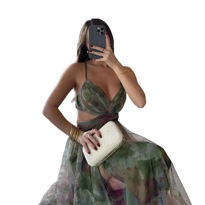 Elegant lang kjole med blomstertrykk